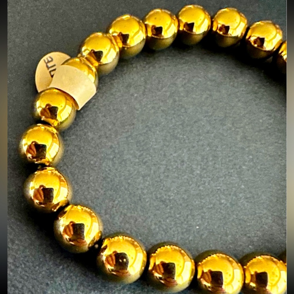 Gold hemitate bracelet